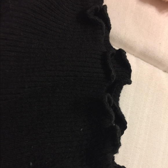 Black off the shoulder top - Picture 3 of 4